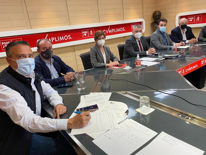 Los cazadores de la RFEC y de la ONC analizan con representantes del PSOE el proyecto de ley de bienestar animal.