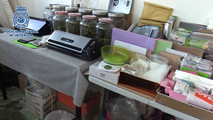 Archivo - Cae una banda dedicada al 'cibermenudeo': Vendían marihuana y hachís en 27 webs