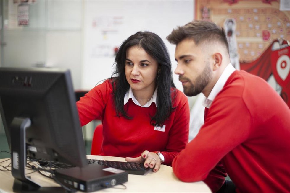 Archivo - Personal de Securitas Direct