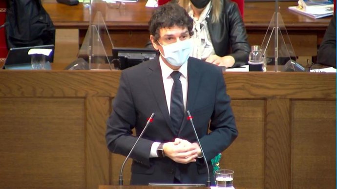 El diputado general de Bizkaia, Unai Rementeria, en el pleno de las Juntas Generales