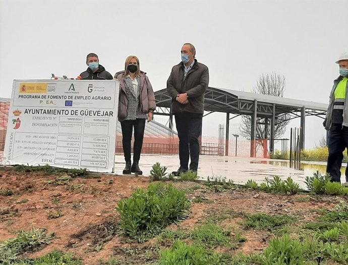 Visita de la Junta a Güevéjar para conocer las obras con cargo al PFEA
