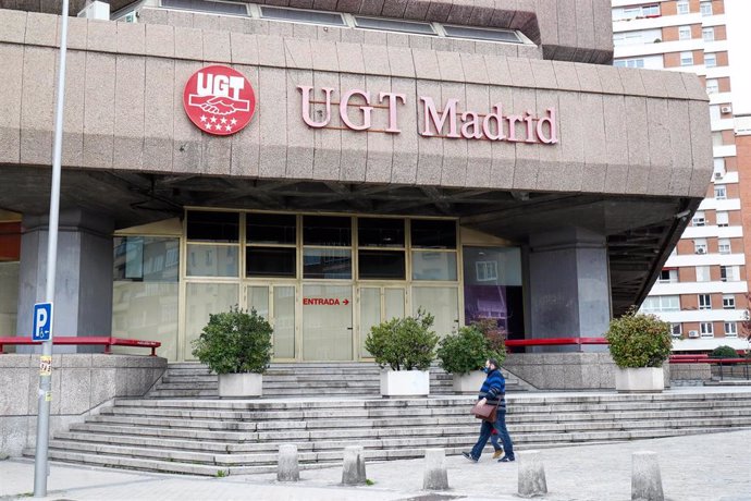 Archivo - Fachada de la sede de la Unión General de Trabajadores, el sindicato UGT en Avenida de América