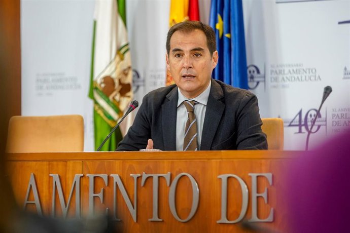 El portavoz del grupo popular en el Parlamento de Andalucía, José Antonio Nieto, en rueda de prensa a 30 de marzo del 2022 en Sevilla, (Andalucía, España)