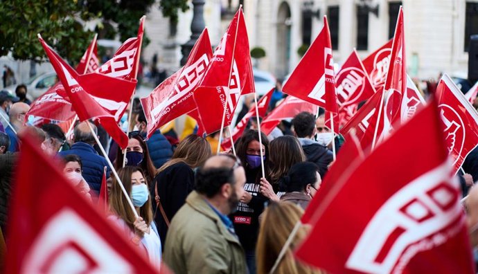 Banderines de CCOO en una imagen de archivo. 