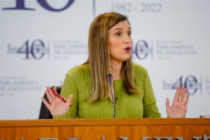 La portavoz adjunta del Grupo Parlamentario Socialista, María Márquez, en rueda de Prensa en el Parlamento de Andalucía a 30 de marzo del 2022 en Sevilla (Andalucía, España)
