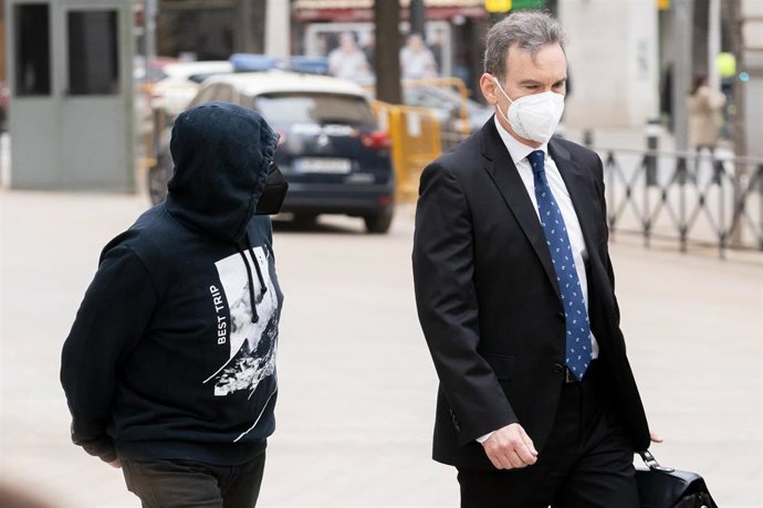 Manuel Murillo (i), el hombre acusado de organizar la 'operación Valkiria' en España para terminar con la vida del presidente del Gobierno, acude a declarar a la Audiencia Nacional, a 15 de marzo de 2022, en Madrid (España). Los hechos que se juzgan se 