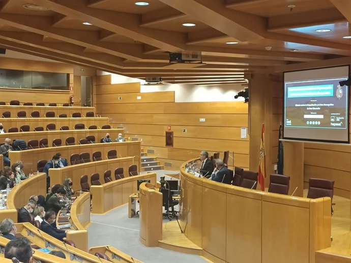 El periodista Manuel Campo Vidal presenta en el Senado los resultados de un estudio realizado por la institución 'Next Educación' sobre la 'Evolución de la percepción de los avances realizados en la España Despoblada'.