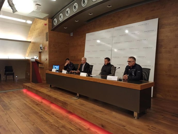 Irineu Esteve, Josep Maria Cabanes, Josep Pintat y Joan Erola en la rueda de prensa para hacer balance de la temporada de esquí de fondo.
