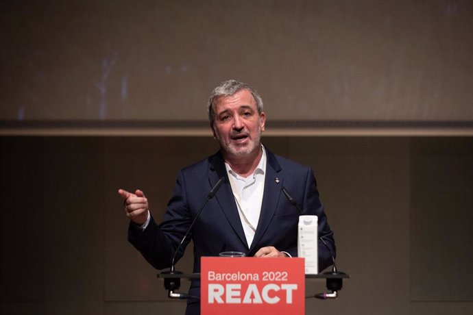 El teniente alcalde de Barcelona, Jaume Collboni, interviene en la inauguración de la segunda edición de las jornadas React, en el Disseny Hub Barcelona