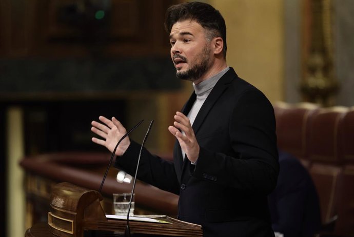 El portavoz de Esquerra Republicana (ERC) en el Congreso, Gabriel Rufián, interviene en una sesión plenaria, en el Congreso de los Diputados, a 30 de marzo de 2022, en Madrid (España). El pleno gira en torno a las conclusiones del Consejo Europeo que se