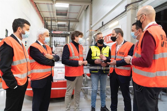 El secretraio general del PSE-EE visita Eroski