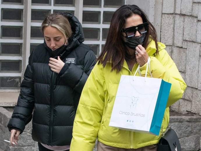 Olga Moreno y Rocío Flores han acudido a una revisión en la clínica en la que se sometieron a una lipoescultura hace solo tres días