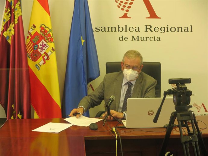 El presidente de la Asamblea regional se reúne con asociaciones de pacientes de encefalomielitis miálgica