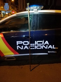 Barra de hierro con la que el detenido amenazó al empleado.