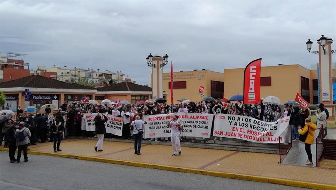 Jornada de huelga en el Hospital San Juan de Dios del Aljarafe, en Bormujos.