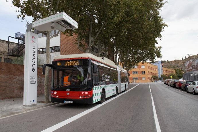 Endesa X colabora en la conmemoración de los 100 años de la red de autobuses de Barcelona