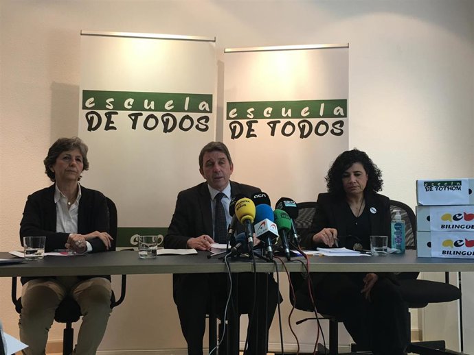La vicepresidenta de SCC, Elda Mata, el presidente de IC, José Domingo, y la presidenta de la AEB, Ana Losada, en rueda de prensa