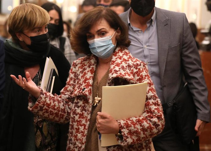 La exvicepresidenta del Gobierno, Carmen Calvo, a su salida de una sesión plenaria en el Congreso de los Diputados, a 29 de marzo de 2022, en Madrid (España)