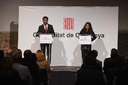 El vicepresident de la Generalitat, Jordi Puigneró, i la consellera de Presidncia, Laura Vilagr, en l'acte de presentació de desplegament dels serveis territorials del Govern en la veguería del Peneds.