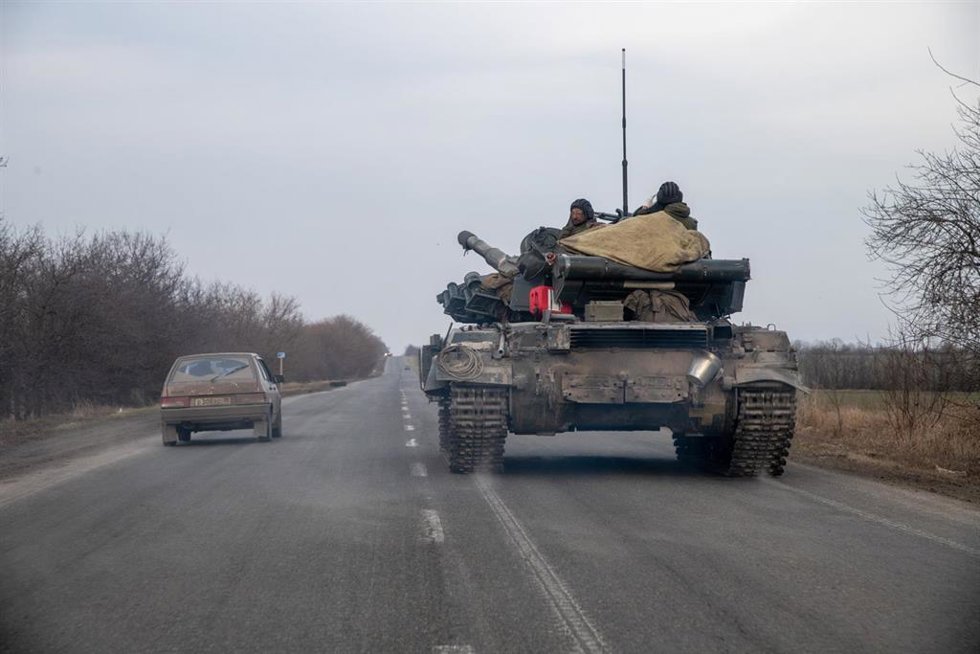 Un tanque ruso en la ciudad de Mariúpol