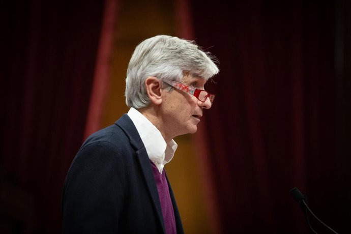 El conseller de Salud de la Generalitat, Josep Maria Argimon, interviene en el pleno del Parlament de Cataluña, a 22 de marzo de 2022, en Barcelona, Cataluña (España). 