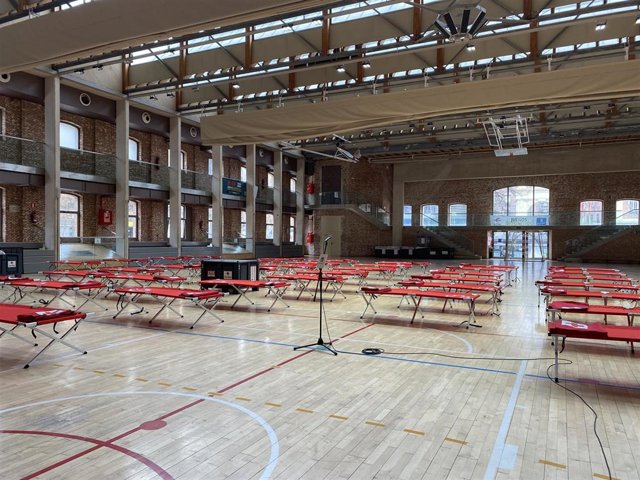 El polideportivo Daoiz y Velarde acoge este lunes a los refugiados ucranianos