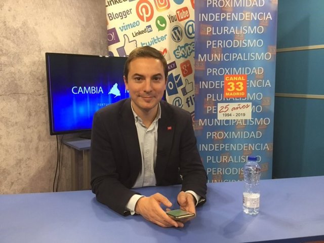 El secretario del PSOE en Madrid, Juan Lobato, en Canal 33 TV de Madrid