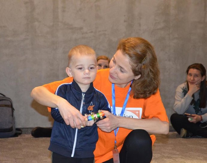 Taller de Musicoterapia de World Vision con niños refugiados ucranianos.