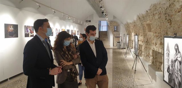 San Benito acoge la "belleza, sentimiento y la tradición" del "reencuentro" de las Semanas Santas en muestra fotográfica