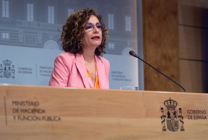 La ministra de Hacienda y Función Pública, María Jesús Montero, presenta los datos de cierre de la ejecución presupuestaria de las Administraciones Públicas del ejercicio 2021, en el Ministerio de Hacienda y Función Pública.