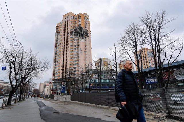 Edificio dañado por los ataques en Kiev