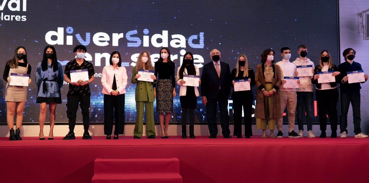 Queen Letizia awards the prizes of the II Short Film Festival ‘Diversidad en serie’ of Netflix and the FAD Youth Foundation