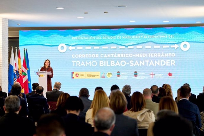 La ministra de Transportes, Raquel Sánchez, en el acto de presentación del estudio de alternativas del tren Santander-Bilbao