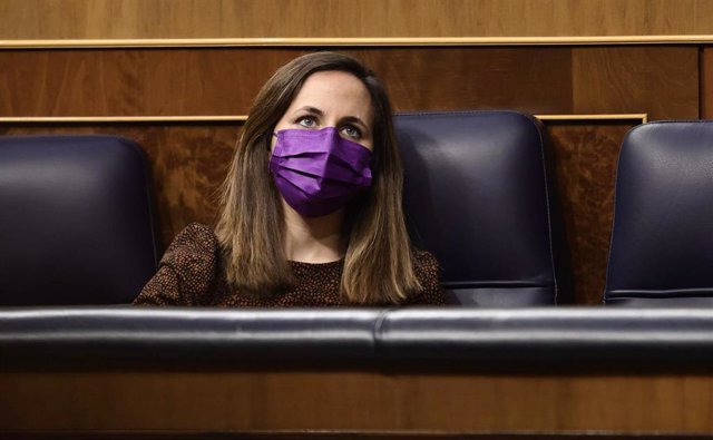 La secretaria general de Podemos y ministra de Derechos Sociales y Agenda 2030, Ione Belarra, en una sesión plenaria, en el Congreso de los Diputados, a 10 de marzo de 2022, en Madrid (España).