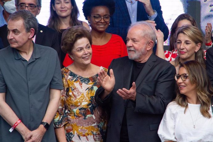 Los expresidente de Brasil Dilma Rousseff y Luiz Inácio Lula da Silva y el español José Luis Rodríguez Zapatero.