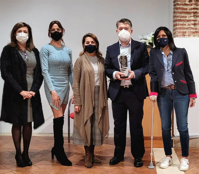 El doctor Casado de Quirónsalud Marbella, distinguido por su trabajo con el colectivo transexual y transgénero.