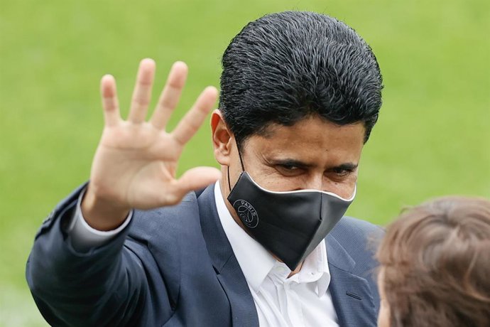 Archivo - 14 September 2021, Belgium, Brugge: Paris Saint-Germain Chairman Nasser al-Khelaifi waves during a training session of the team ahead of Wednesday's UEFAChampions League Group A soccer match against Club Brugge. Photo: Bruno Fahy/BELGA/dpa