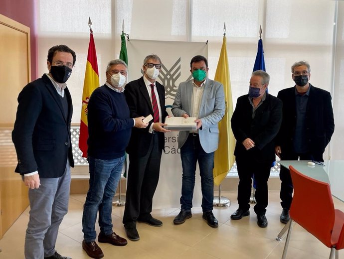 Entrega del expediente del Carnaval de Cádiz al Patrimonio Cultural Inmaterial de la Humanidad.