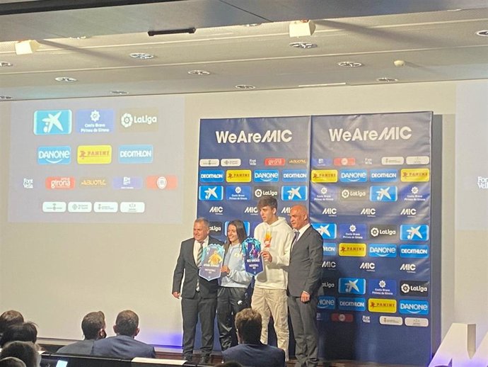 Acto de inauguración del MIC con Aitana Bonmatí y Nico González.