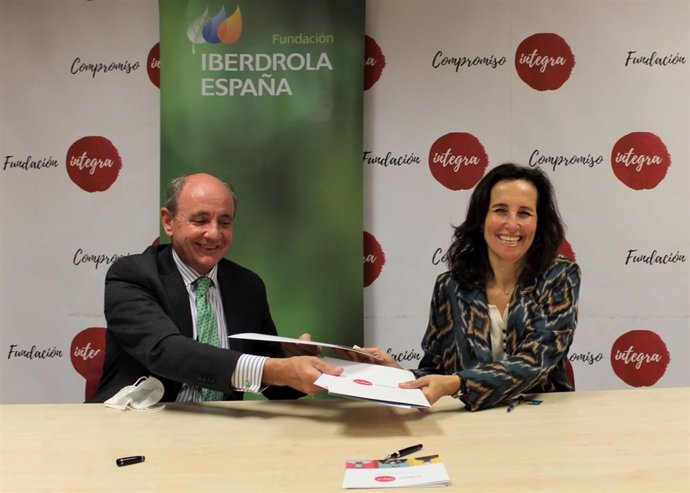 Iberdrola, a través de su fundación en España, y la Fundación Integra han puesto en marcha 'Iluminando el empleo' para ayudar a mujees víctimas de violencia de género