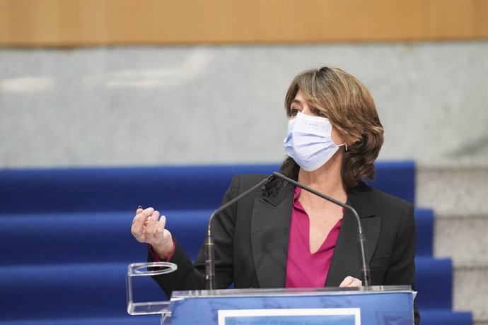 La fiscal General del Estado, Dolores Delgado, interviene en el acto conmemorativo del 40 Aniversario de aprobación del Estatuto Orgánico del Ministerio Fiscal, en el Atrio del Palacio de Justicia, a 7 de marzo de 2022, en Bilbao, País Vasco (España). 