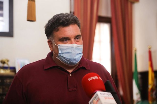 Archivo - Juan Manuel Rodríguez, alcalde de Morón, en declaraciones a Europa Press.