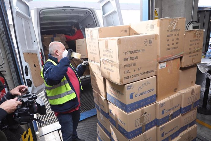 Ayuda humanitaria gestionada en el hub logístico del Puerto de Barcelona.