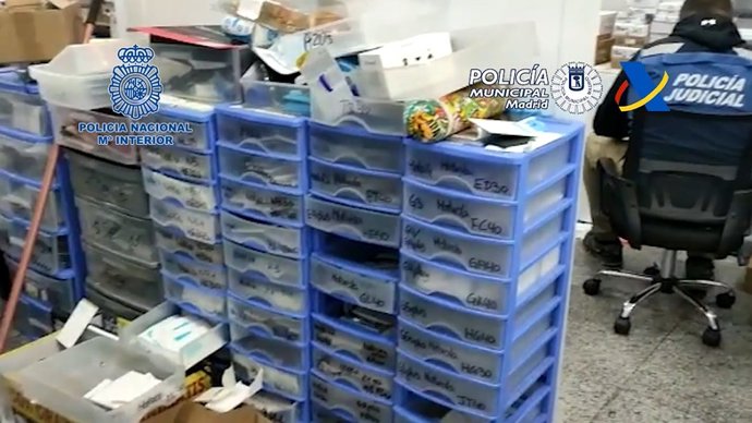 Diez detenidos e incautados más de 100.000 artículos falsos de telefonía valorados en más de 4 millones