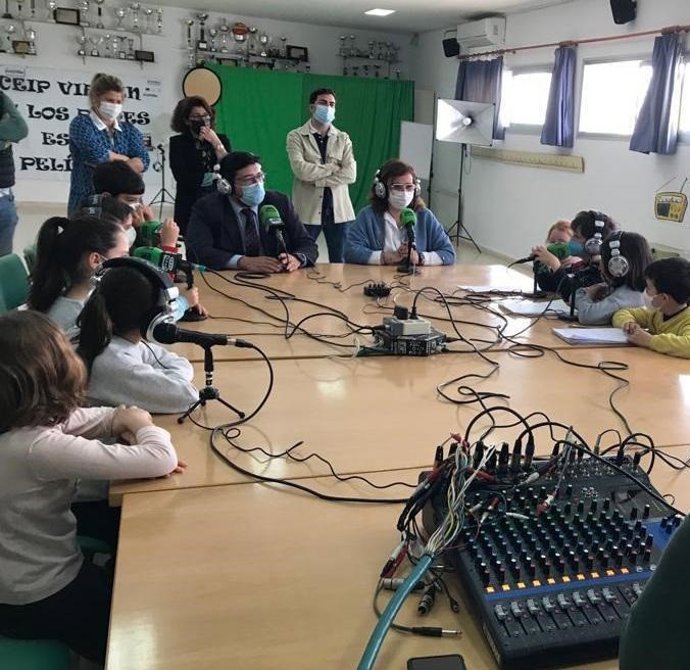 Una de las actividades del programa 'Andalucía Profundiza' en el CEIP Virgen de los Reyes de Lora del Río.