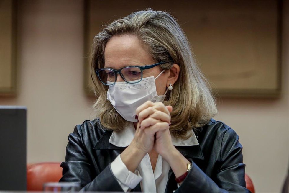 La vicepresidenta primera del Gobierno y ministra de Asuntos Económicos, Nadia Calviño, comparece en la Comisión de Asuntos Económicos y Transformación Digital, en el Congreso de los Diputados, a 31 de marzo de 2022, en Madrid (España). 