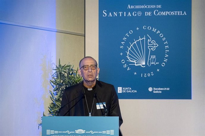 El presidente de la Conferencia Episcopal, cardenal Juan José Omella, interviene en la clausura del  Encuentro de Empresarios Católicos. Año Santo 21-22, en la Hospedería San Martín Pinario, a 1 de abril de 2022, en Santiago de Compostela, A Coruña, G