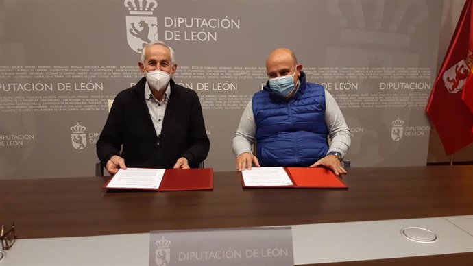 El vicepresidente de la Diputación de León, Matías Llorente, ha firmado este viernes un convenio de colaboración con el vicepresidente de la Asociación de Padres y Familiares de Personas con Autismo de León y provincia, José María Fuertes.