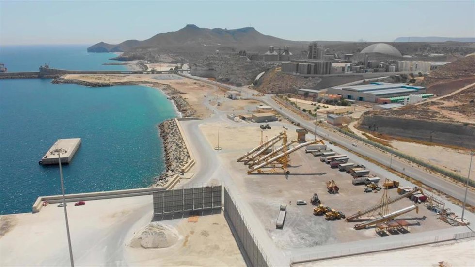 Puerto de Carboneras (Almería).