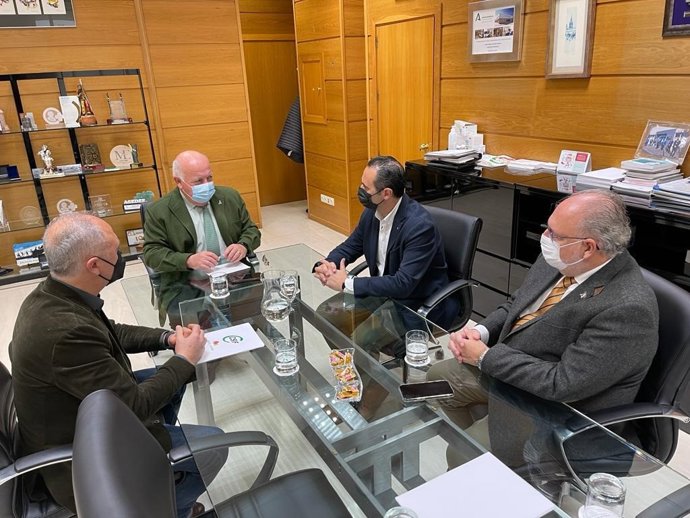 Reunión mantenida entre CSIF Sanidad Andalucía y el consejero de Salud y Familias, Jesús Aguirre.